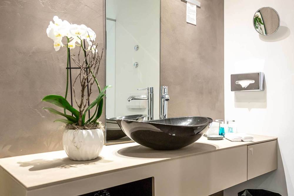 Zimmer Badezimmer Hotel Cascada Luzern